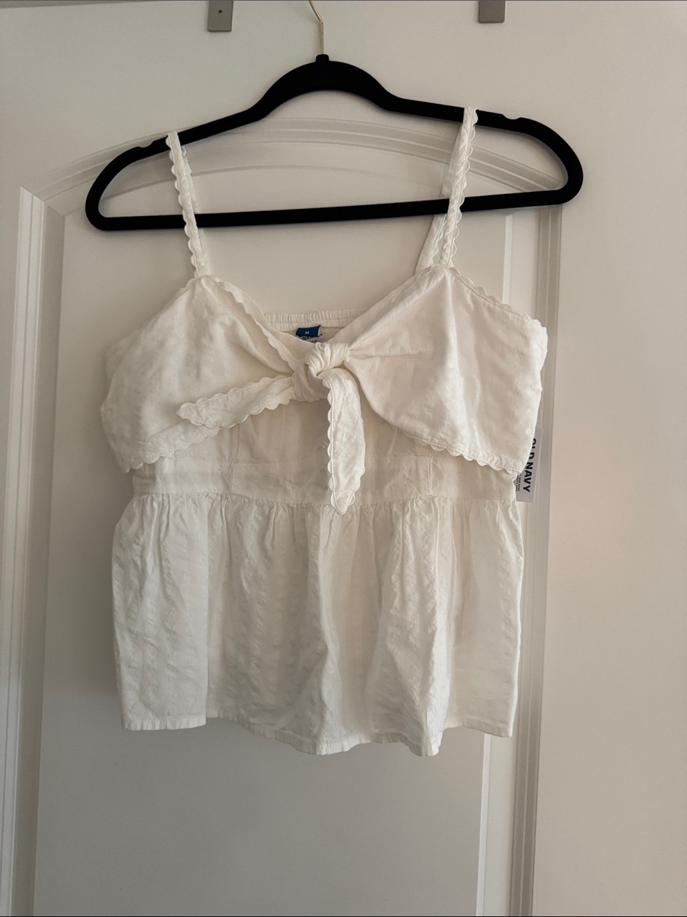 Old Navy White Tie-Front Scalloped Camisole